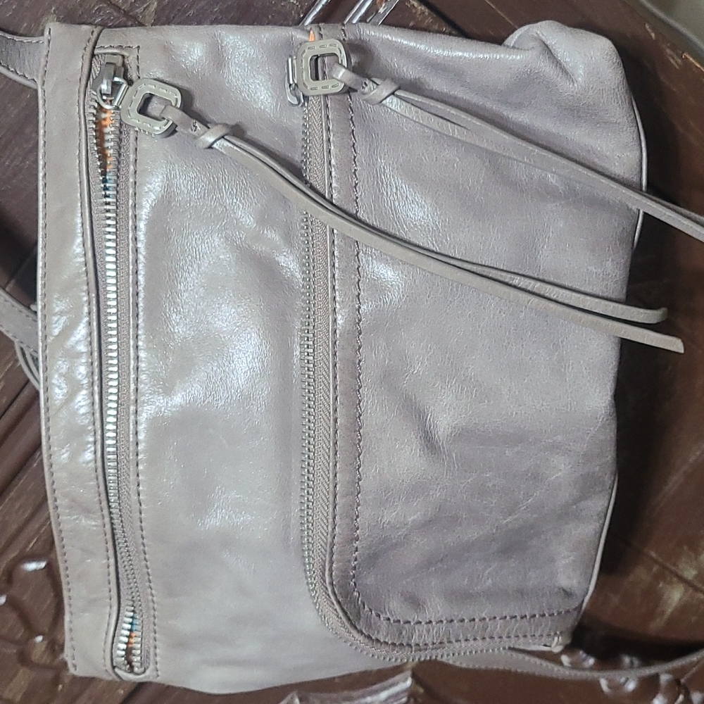 HOBO Leather Cream Crossbody Tasseled Zip Purse